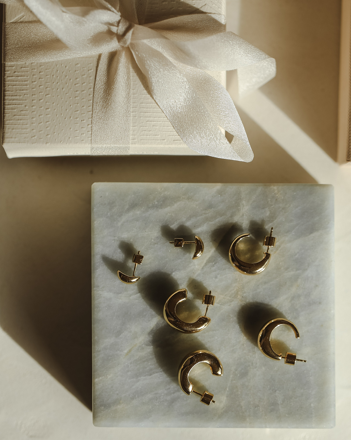 Curve Studs - Gold Vermeil